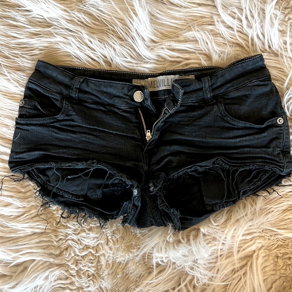 Brandy Melville Shorts. 💜